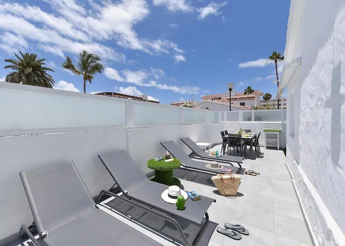 Macaronesia By Villagrancanaria פלאייה דל אינגלז